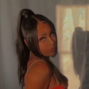 Meet your Posher, Sky